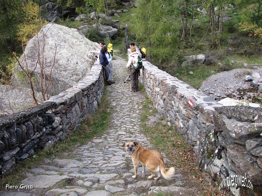 40 Antico ponte sul fiume Serio a Maslana.jpg